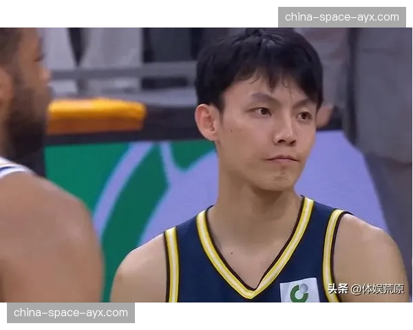 【2026年4月CBA联赛·人物·专访徐杰专访：分享如何在高速攻防中保持冷静并做出正确判断